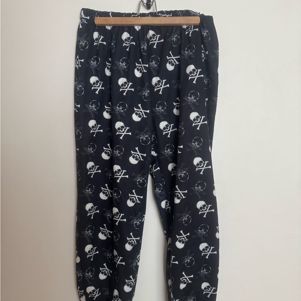 Black Skull Print Pajama Pants